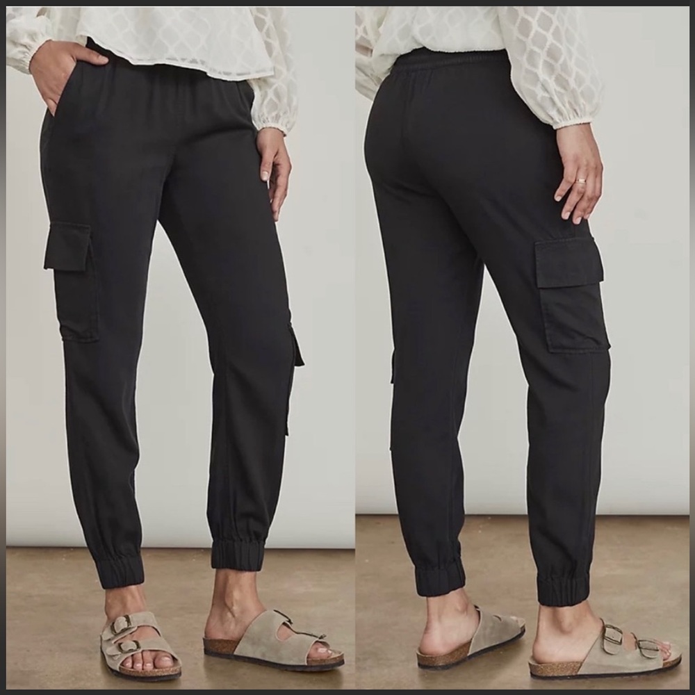 Elizabeth and James Black Cargo Joggers